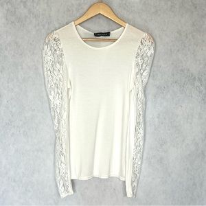 White lace sleeve long sleeve top